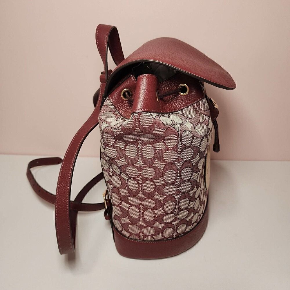 NWT Coach CE601 Dempsey Drawstring Backpack In Signature Jacquard Wine - Picture 4 of 8